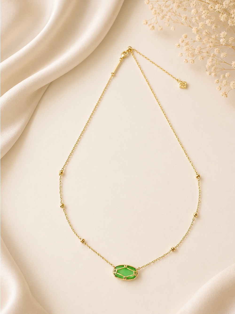 Kendra Scott Elisa Lattice Frame Gold Pendant in mint Green Mother of Pearl - Picture 5 of 8